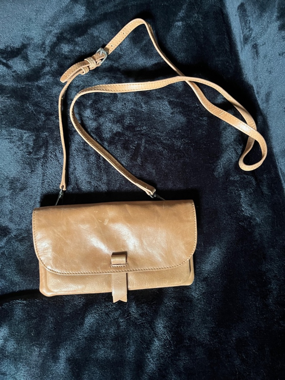 Lucky Brand Classic Tan Leather Crossbody Bag